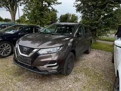 Braun Gebraucht 2017 Nissan Qashqai N-Connecta SUV | 13.900 € (Guter Preis)