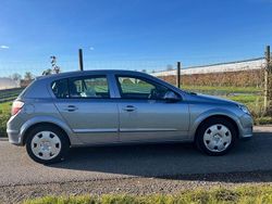 Grau Gebraucht 2005 Opel Astra Edition Limousine | 2.850 € (Fairer Preis)