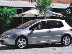 Grau Gebraucht 2004 Peugeot 307 Tendance Limousine | 4.750 €