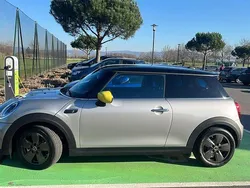 Silber Gebraucht 2023 Mini Cooper SE Classic Kleinwagen | 19.500 € (Fairer Preis)