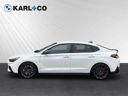 Weiss Gebraucht 2022 Hyundai i30 Limousine | 30.990 € (Etwas zu teuer)