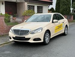 Gelb Gebraucht 2016 Mercedes E200 Limousine | 6.499 €