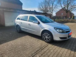 Silber Gebraucht 2004 Opel Astra Kombi | 1.950 € (Etwas zu teuer)