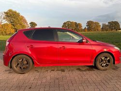 Rot Gebraucht 2011 Hyundai i30 Kleinwagen | 3.600 € (Etwas zu teuer)