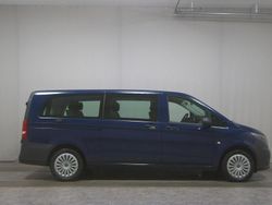 Blau Gebraucht 2023 Mercedes Vito Van | 32.480 € (Guter Preis)