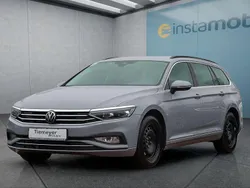 Grau Gebraucht 2023 VW Passat Kombi | 30.099 € (Guter Preis)