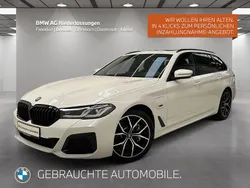 Weiß Gebraucht 2022 BMW 530e M Sport Limousine | 39.690 € (Etwas zu teuer)