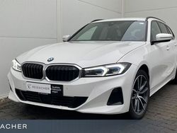 Weiß Gebraucht 2023 BMW 318 Efficient Dynamics Kombi | 30.451 € (Fairer Preis)