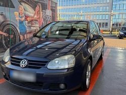 Blau Gebraucht 2004 VW Golf V Limousine | 1.500 € (Fairer Preis)
