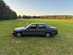 Braun Gebraucht 1989 Mercedes 190 Kleinwagen | 8.500 €