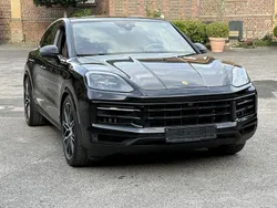 Schwarz Gebraucht 2024 Porsche Cayenne S Chrono SUV | 139.790 €