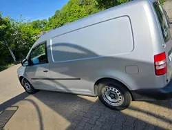 Silber Gebraucht 2013 VW Caddy Maxi Van / Kleinbus | 13.500 €