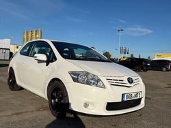 Weiß Gebraucht 2012 Toyota Auris Life Limousine | 6.000 € (Fairer Preis)