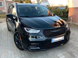 Schwarz Gebraucht 2021 Chrysler Pacifica SUV | 25.550 € (Etwas zu teuer)