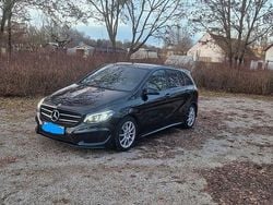 Schwarz Gebraucht 2018 Mercedes B220 Van / Kleinbus | 19.500 € (Fairer Preis)
