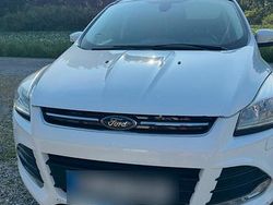 Weiß Gebraucht 2014 Ford Kuga Titanium SUV | 6.100 € (Fairer Preis)