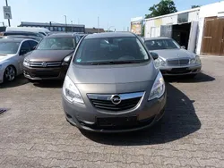 Grau Gebraucht 2010 Opel Meriva Edition Van / Kleinbus | 2.890 € (Fairer Preis)