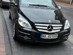 Schwarz Gebraucht 2009 Mercedes B180 Van / Kleinbus | 4.900 € (Fairer Preis)