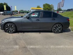 Grau Gebraucht 2019 BMW 330 Advantage Limousine | 26.000 € (Fairer Preis)
