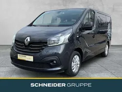 Grau Gebraucht 2018 Renault Trafic Van | 24.990 €
