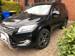 Schwarz Gebraucht 2011 Toyota RAV4 SUV | 11.000 € (Etwas zu teuer)