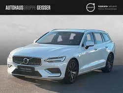 Ice white Gebraucht 2021 Volvo V60 Inscription Kombi | 28.250 € (Fairer Preis)