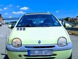 Grün Gebraucht 2006 Renault Twingo Kleinwagen | 500 €