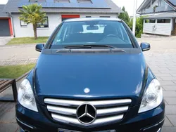 Blau Gebraucht 2010 Mercedes B200 Van / Kleinbus | 5.700 € (Fairer Preis)