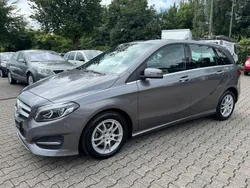 Grau Gebraucht 2017 Mercedes B180 Van / Kleinbus | 13.999 € (Guter Preis)