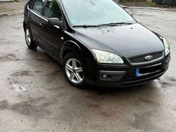 Schwarz Gebraucht 2006 Ford Focus Trend Limousine | 1.450 € (Guter Preis)