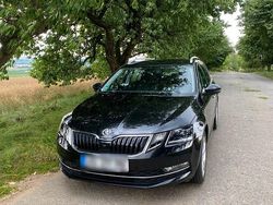 Schwarz Gebraucht 2018 Skoda Octavia Kombi | 12.900 € (Guter Preis)