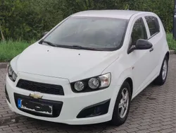 Weiß Gebraucht 2012 Chevrolet Aveo LS Limousine | 5.000 € (Teuer)