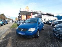 Blau Gebraucht 2005 VW Fox Basis Kleinwagen | 2.300 € (Etwas zu teuer)