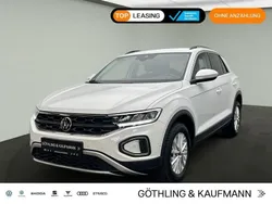 Pure white Gebraucht 2024 VW T-Roc Life SUV | 22.180 € (Fairer Preis)