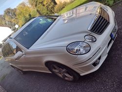 Weiß Gebraucht 2003 Mercedes E320 Avantgarde Limousine | 11.900 €