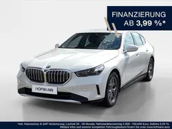 Alpinweiß uni Gebraucht 2024 BMW 520 Comfort Edition Limousine | 52.890 € (Fairer Preis)