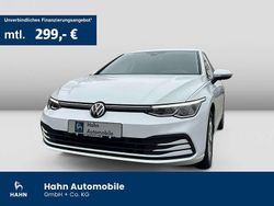Pure white Gebraucht 2022 VW Golf VIII Life Limousine | 21.830 € (Etwas zu teuer)