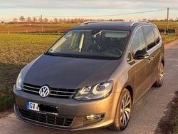 Grau Gebraucht 2019 VW Sharan IQ Drive Van / Kleinbus | 28.400 € (Fairer Preis)