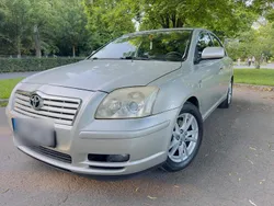 Silber Gebraucht 2005 Toyota Avensis Limousine | 3.200 € (Etwas zu teuer)