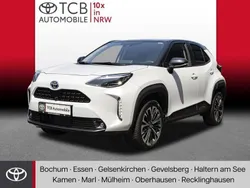 Weiß Gebraucht 2023 Toyota Yaris Cross Elegant SUV | 28.989 € (Etwas zu teuer)