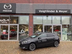 Schwarz Gebraucht 2023 Kia Ceed Limousine | 23.485 € (Teuer)