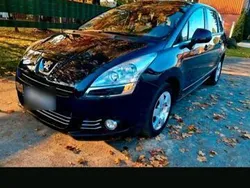 Blau Gebraucht 2010 Peugeot 5008 Van / Kleinbus | 3.300 € (Fairer Preis)
