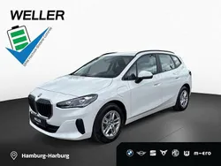 Weiß Gebraucht 2024 BMW 225 Active Tourer Performance Van / Kleinbus | 33.855 € (Guter Preis)