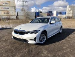 Weiß metallic Gebraucht 2020 BMW 320 Sport Line Kombi | 34.445 € (Teuer)