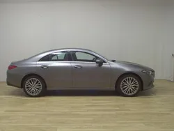 Grau Gebraucht 2020 Mercedes CLA200 Progressive Limousine | 26.980 € (Guter Preis)