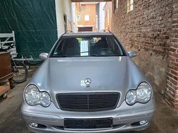 Silber Gebraucht 2002 Mercedes C200 Kombi | 3.200 €