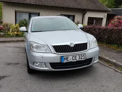 Silber Gebraucht 2012 Skoda Octavia Elegance Kombi | 5.699 € (Guter Preis)