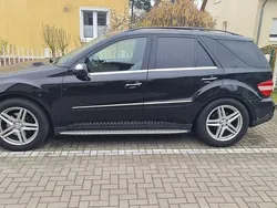 Schwarz Gebraucht 2008 Mercedes ML420 SUV | 5.890 €