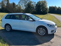 Weiß Gebraucht 2017 VW Golf VII Kombi | 10.000 € (Fairer Preis)