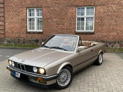 Beige Gebraucht 1992 BMW 320 Cabriolet Cabrio | 13.250 €